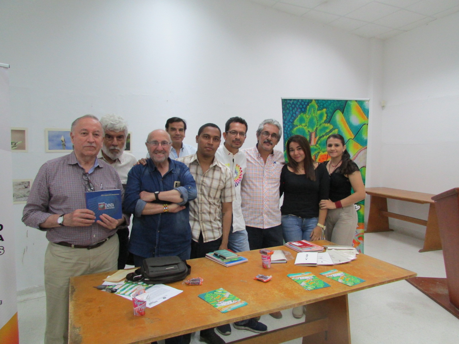 Yesid Morales, Escritor; Joaquín Zapata, poeta español; Néstor Mendoza, poeta Venezolano; Miguel de León, escritor; Johanna Ángel, comunicadora social y Tatiana Ortiz, promotora de lectura.