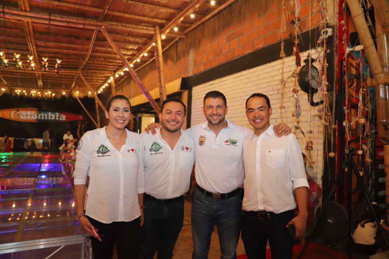 Victoria Castro, presidenta del concejo de Neiva; Diego Andrés Salazar, Gerente General Cervezas Artesanales de Colombia; Andrés Charry, Alcalde de Villavieja y Juan Carlos Casallas alcalde de Yaguará.