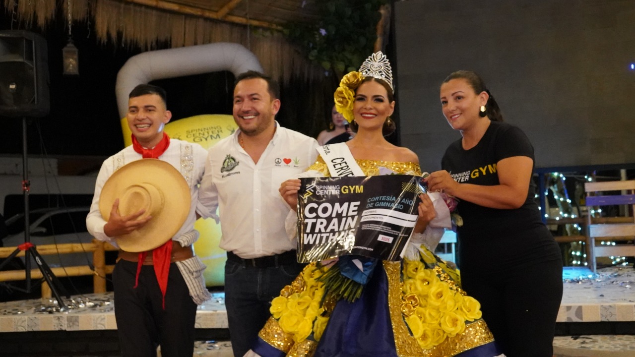 Diego Niño, Diego Salazar, Kimberly Narváez, señorita Cerveza Opita 2020 y Angélica González.
