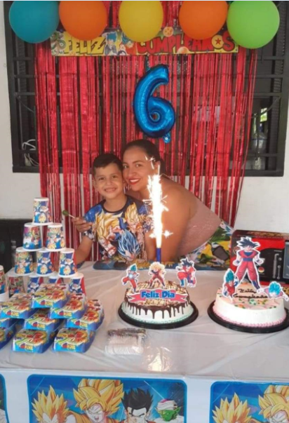 Dylan Rojas Coronado, cumpleañero y Maryi Lizeth Coronado García.