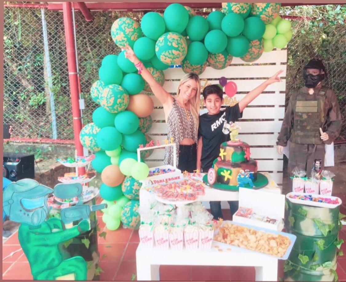 Nini Losada con  Santiago Martín, cumpleañero.