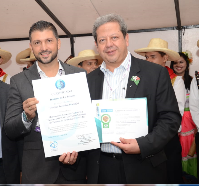 Álvaro Andrés Charry Perdomo, alcalde de Villavieja con  el Gobernador del Huila, Luís Enrique Dussán López.