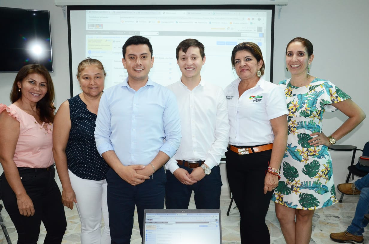 Zully Martínez, Sandra Alvira, Eduardo Torres, formador SECOP II; Julián Quiroga, formador de SECOP II; Orlinda Artunduaga y Eliana Rocío Bermúdez.
