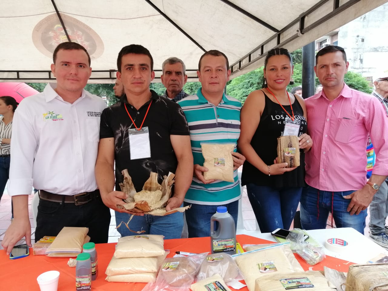 Oscar Iván Lara, Wilmer Cruz Torres, Carlos Motta, María Yisel Ramos, y Rodolfo Romero, asociación de Algeciras.