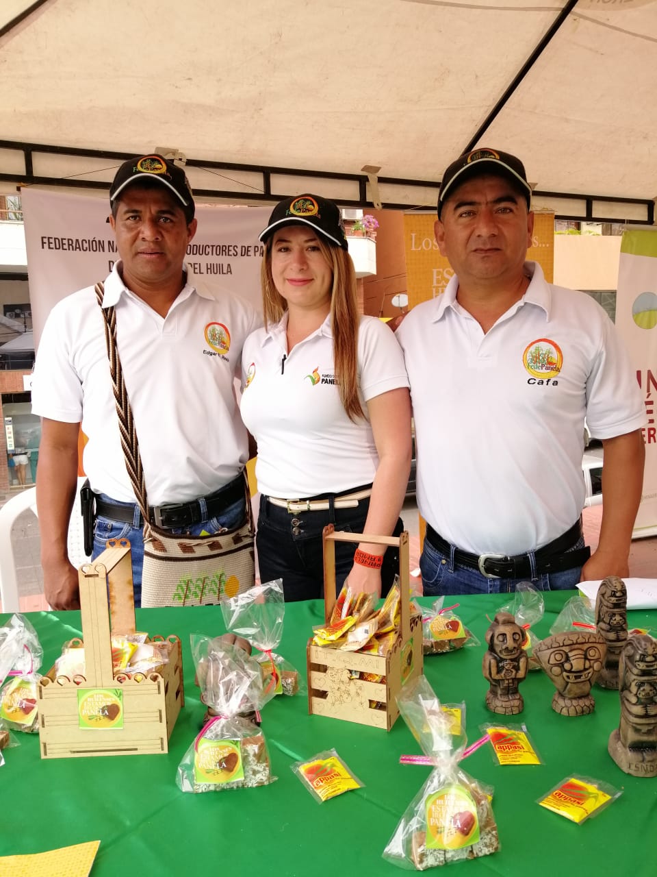 Saul Realpe, Linda Rojas y  Carlos  Faiber Argote; funcionarios de Fedepanela.