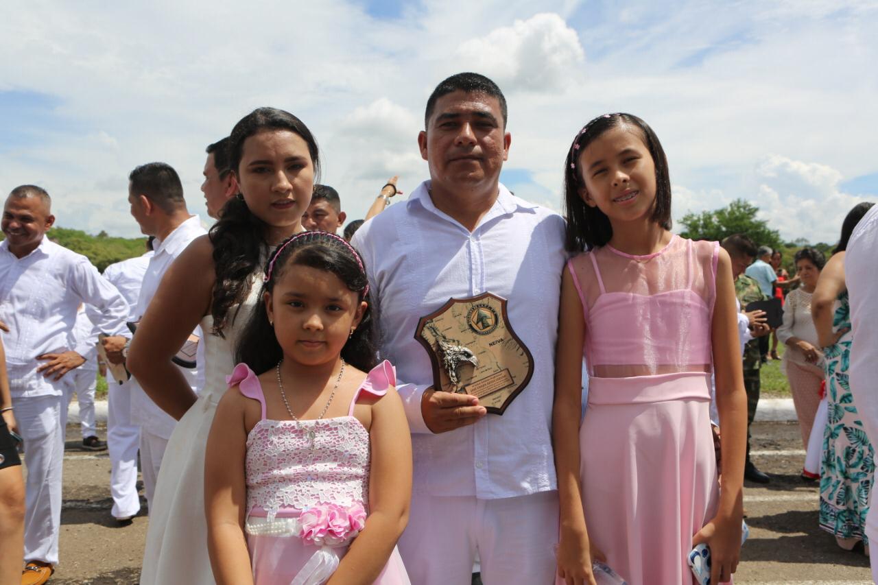 Sandy Díaz, José Devia, Xiomara Devia y Diana Devia. Sandy Díaz, José Devia, Xiomara Devia y Diana Devia.