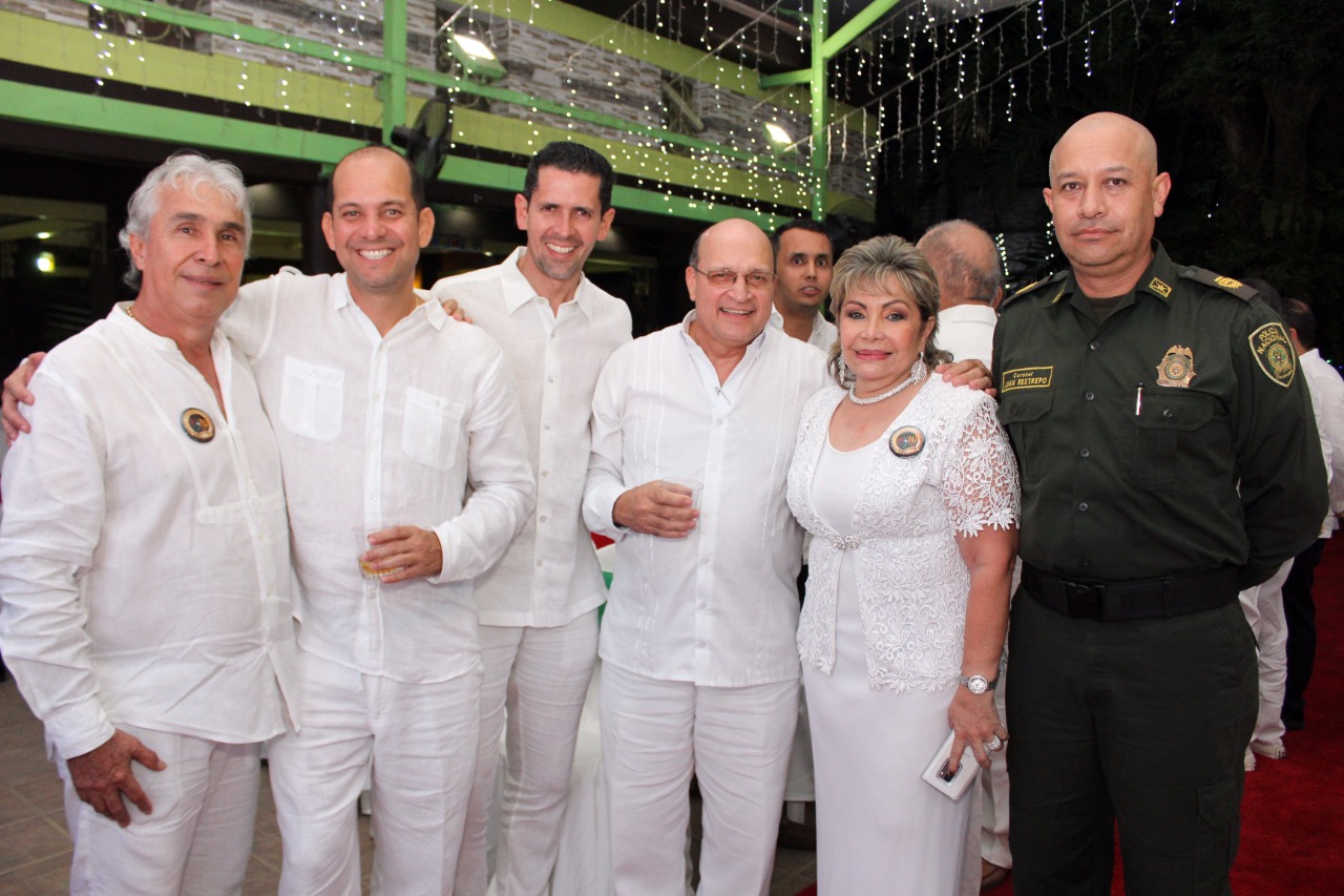 Jairo Leguizamo, Gustavo Andrade, Felipe Cabrera, Alberto Tres Palacios, Nohora de Leguizamo, y el Comandante de Policía Huila, Coronel de la Juan Carlos Restrepo, . Jairo Leguizamo, Gustavo Andrade, Felipe Cabrera, Alberto Tres Palacios, Nohora de Leguizamo, y el Comandante de Policía Huila, Coronel de la Juan Carlos Restrepo, .