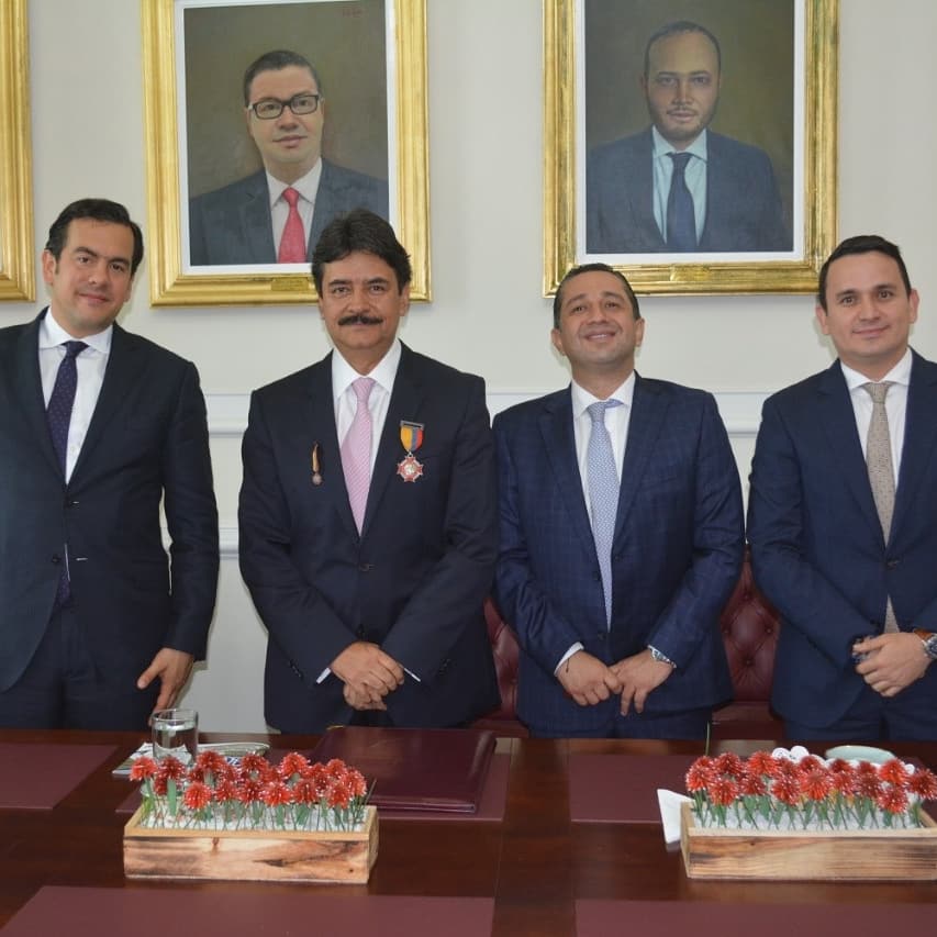 Senador Rodrigo Lara, El Gobernador del Huila Carlos Julio Gonzalez Villa, y los representantes a la Cámara Julio Cesar Triana y Edwin Arias.