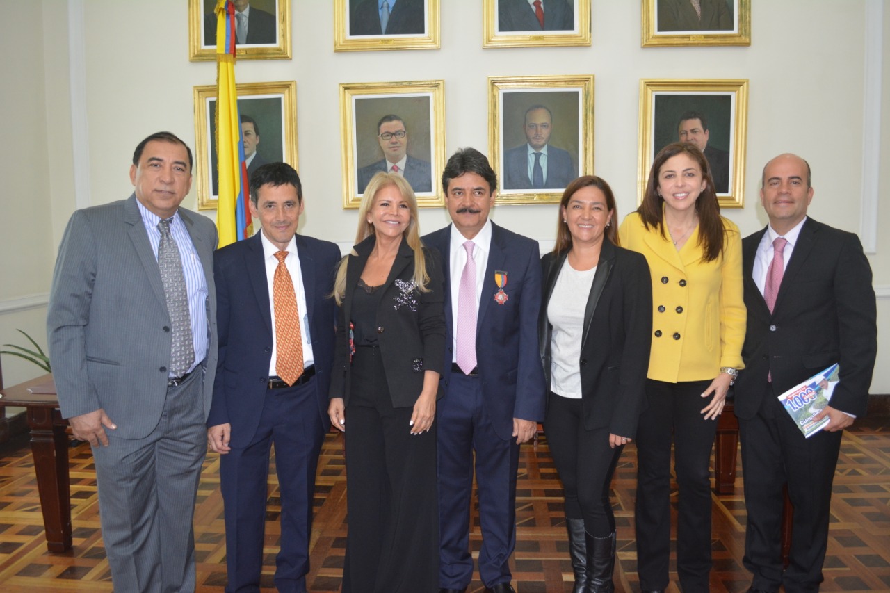 José Luís Castellanos, Jorge González, el Gobernador del Huila, Lina Ortiz, Directora casa del Huila, exgobernadora Cielo Gonzales Villa y Carlos Ariza.
