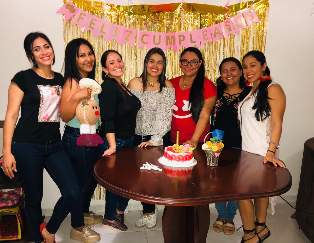 Noralba Gómez, katherin Parra, Mónica Andrea Pedroza, Yamileth Díaz cumpleañera, Pilar Lavao, Daniela Perdomo, María del Mar Cabra.