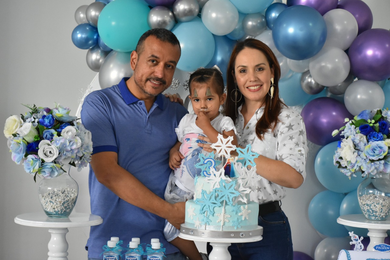 Manuel Camacho, Luciana y Liliana Cruz