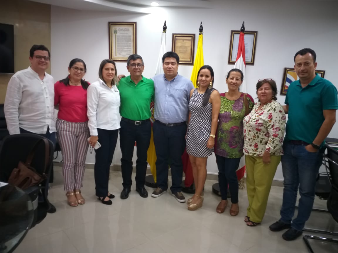 El Rector Pablo Emilio Bahamón Cerquera junto a su nuevo equipo de trabajo.