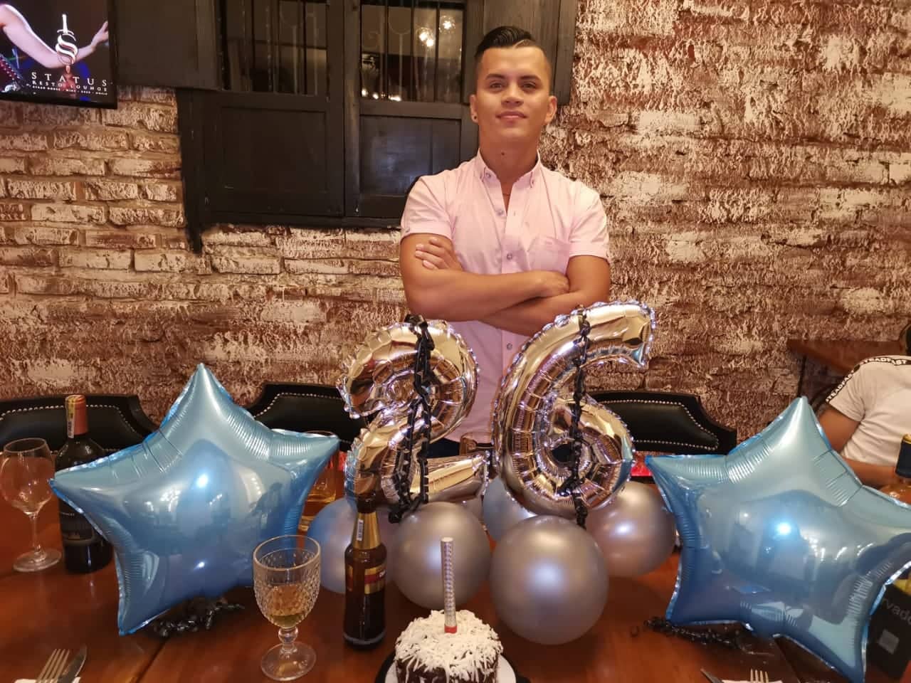 El cumpleañero James Pérez