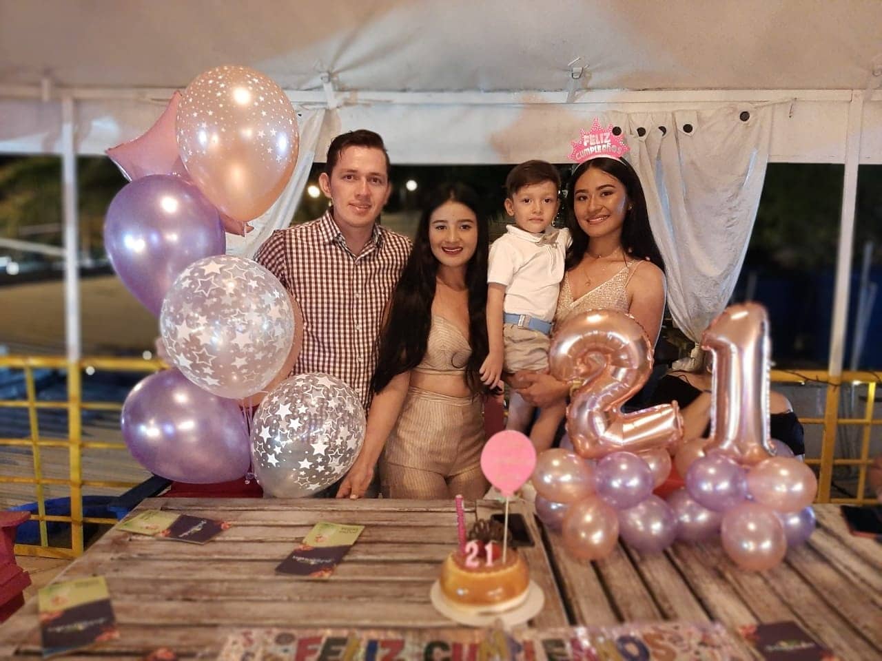 Jaime Rocha, Norida Rodríguez, Thomas Rocha Rodríguez y la cumpleañera Laura Rodríguez.