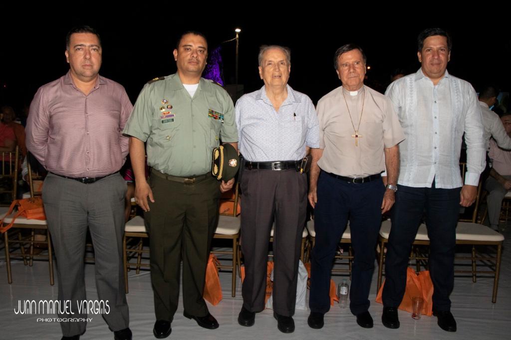 Jaime Arenas, Néstor Javier Flórez, subcomandante Policia Huila; Carlos Fajardo, Monseñor Froilán Casas y Rodrigo Lara Sánchez, alcalde de Neiva.