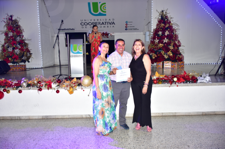 Argelia Ovalle, Aldibey Sanz, Patricia Sánchez directora Campus Neiva
