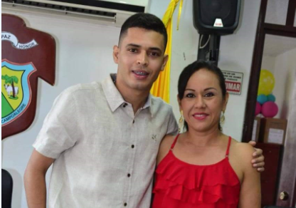 El personero con la alcaldesa Elizabeth Motta.