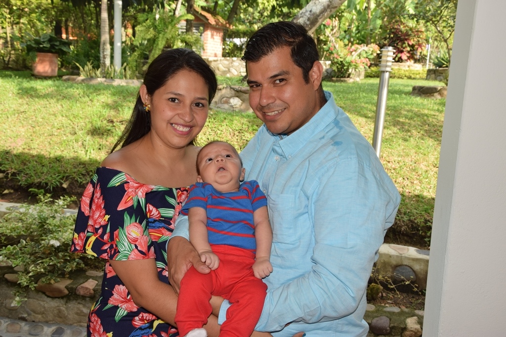 Adriana Moreno Edison Fernando Díaz y el bebé Pablo Díaz.