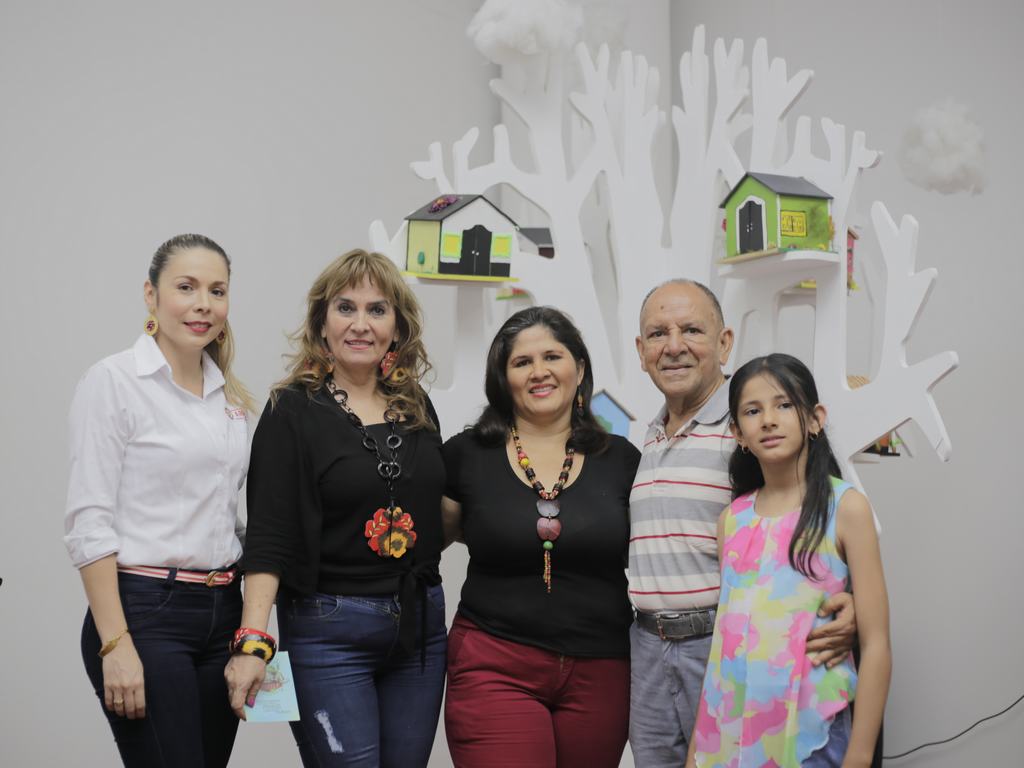 Andrea González, Martha Polanía, Francy Conde, Segundo Salamanca y Sofía Conde.