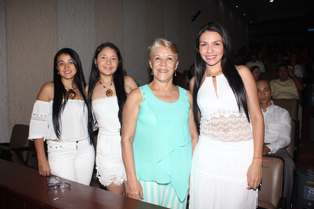 Angie Aguayo,  Karol Celis, Gloria Amparo de Olaya y Katerine Rugeles.