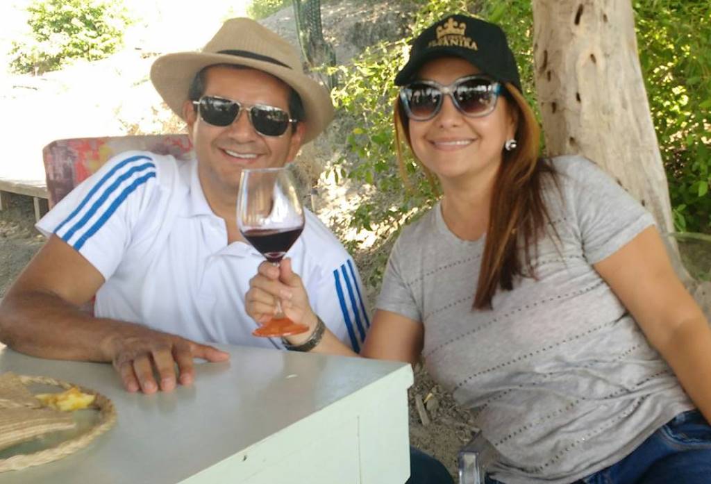 Ariel Rincón y su señora esposa Tatiana Quintero de Rincón, brindando por el progreso del Huila.