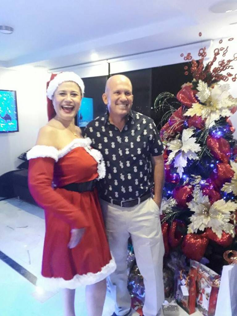 Carlos Cabrera y Angelita de Cabrera.