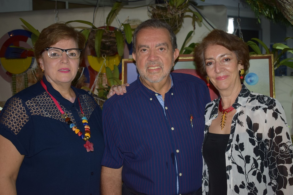 Clarita Leyva de Guzmán, Mario Guzmán y  Nubia Lamilla.