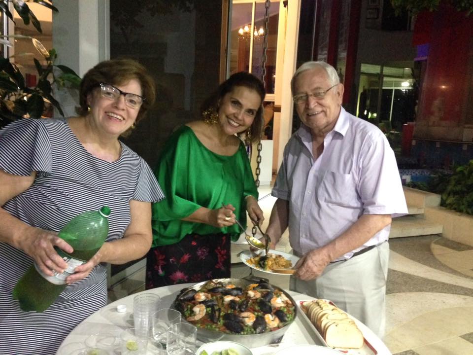 Clarita Leyva de Guzmán, Diana Barrera y Carlos Ernesto Cabrera.