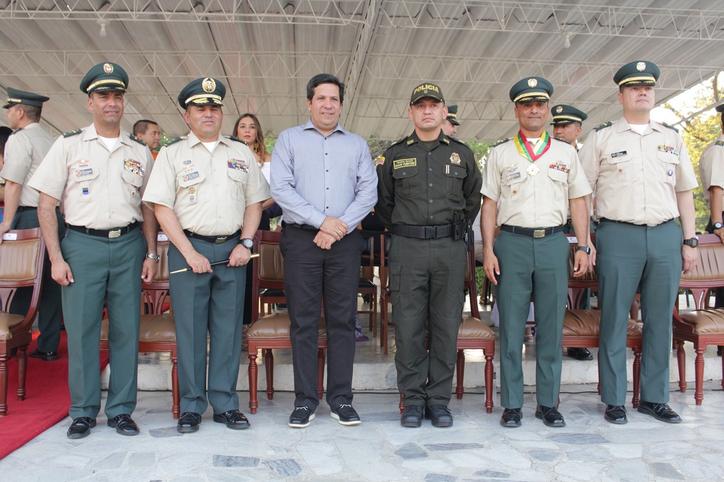Coronel Óscar Rodríguez, general Raúl Antonio Rodríguez, alcalde de Neiva Rodrigo Lara, teniente coronel Omar Fuentes, teniente coronel Braian Osorio y teniente coronel Luis Reyes.