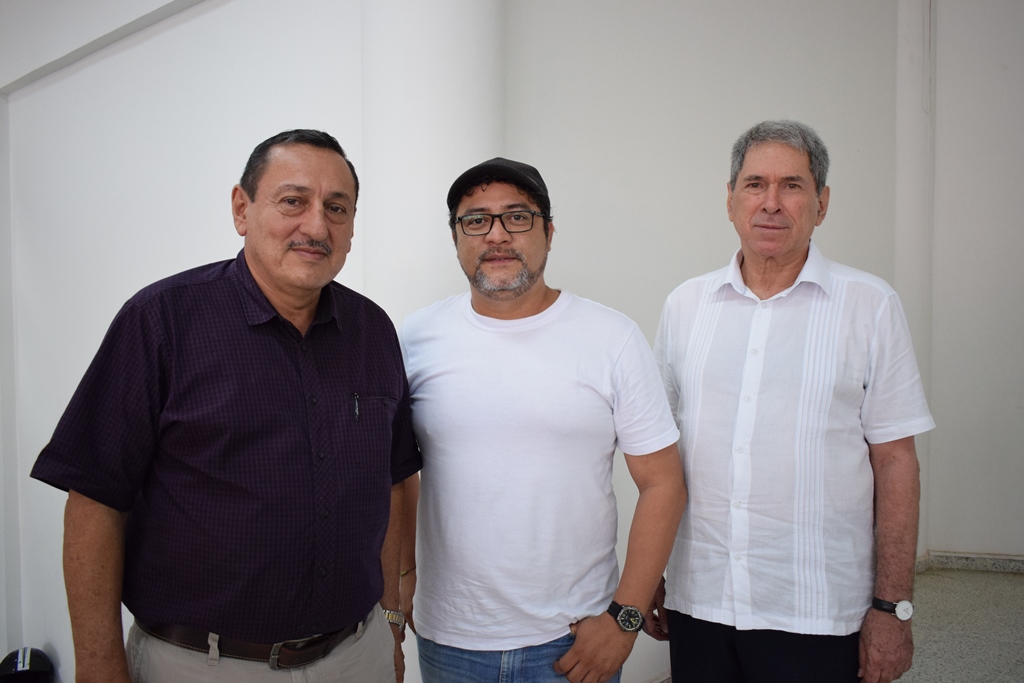 Fernando Perdomo, rector del colegio Comfamiliar Los Lagos; Édgar Machado y Juan Manuel González.