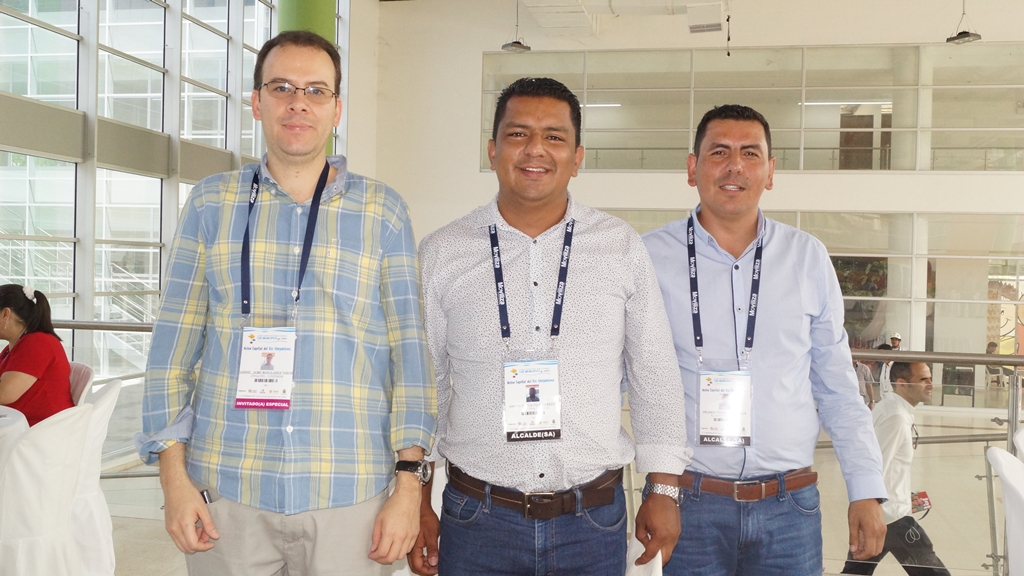 Gabriel Marulanda, alcalde de Zipaquira; Anatolio Benito, alcalde de La Victoria y Orlando Portilla, alcalde de Silos.