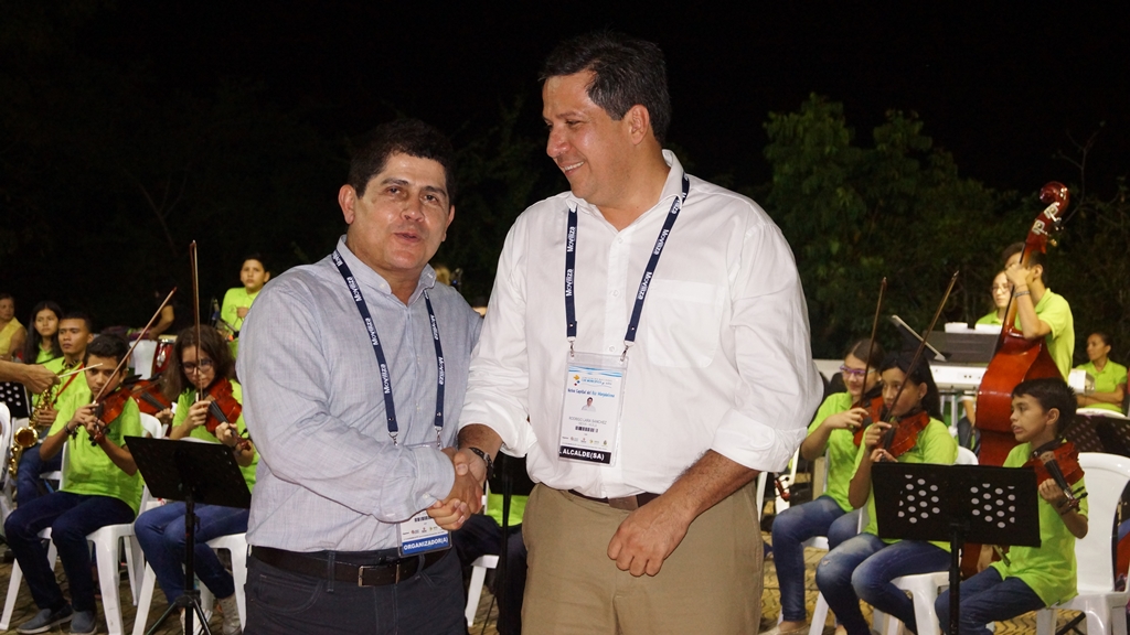 Gilberto Toro, director Ejecutivo de la Federación de Municipios de Colombia y Rodrigo Lara, alcalde de Neiva.
