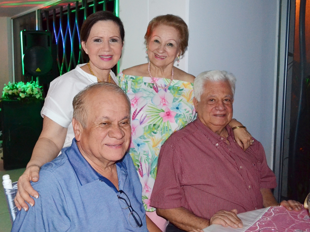 Graciela Ramos, Ligia de García, Luis Eduardo Bustos y Tito García.