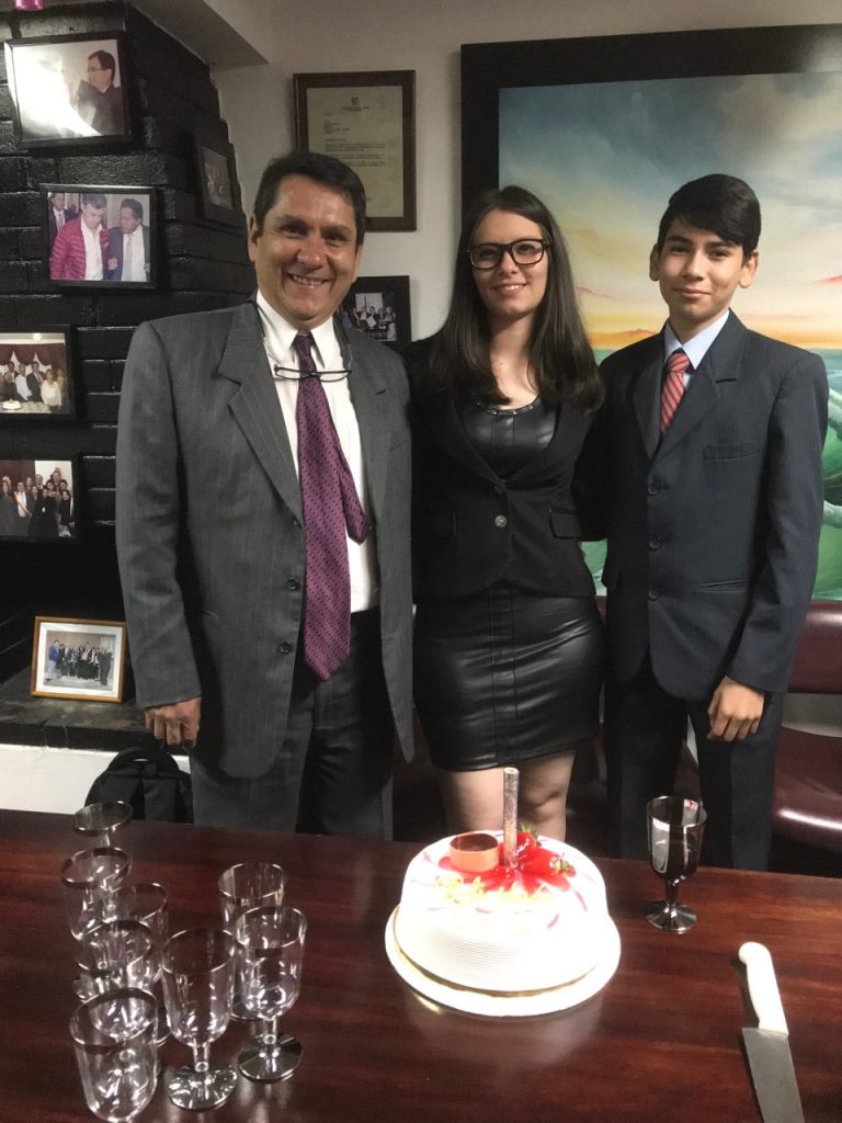 Humberto Calderón,  Laura Camila Calderón y su hermanito.
