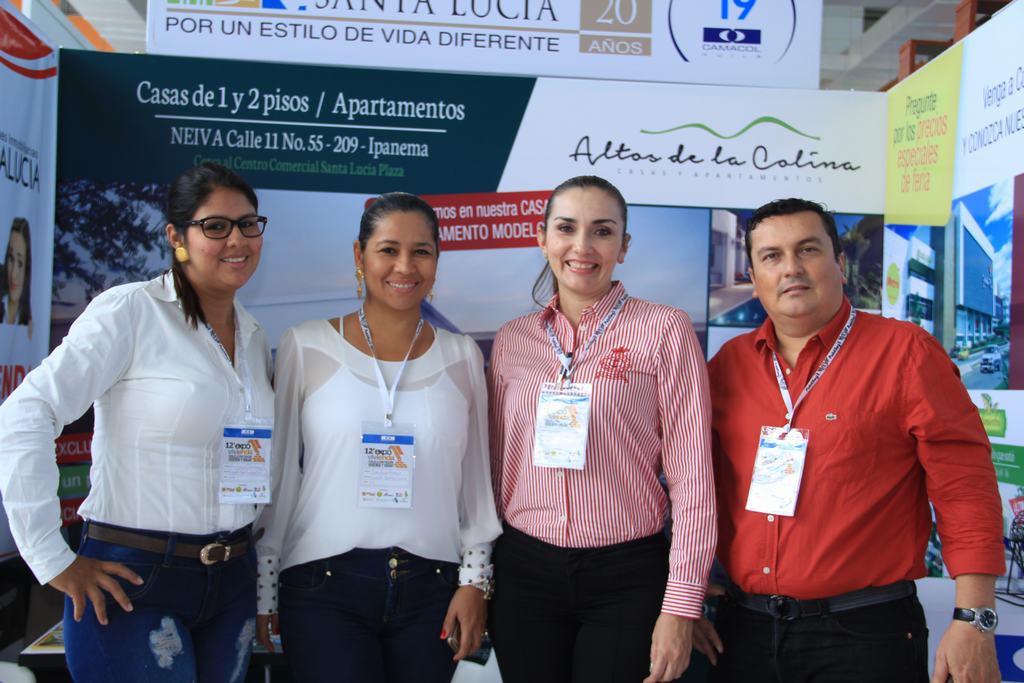 Importante el aporte que hace la constructora Santa Lucía a esta feria. Andrea Quimbaya, Sandra Rojas, Gloria Tamayo y Jaime Tamayo.