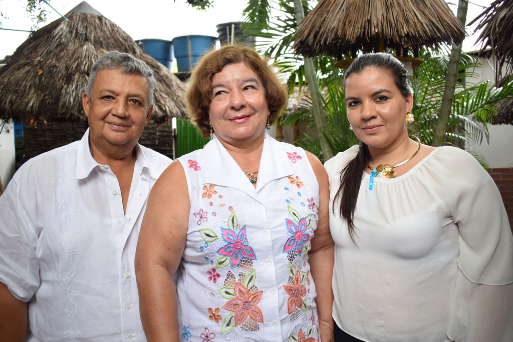 Jaime Lasso, Carmenza Triana  y Lisa Lasso.