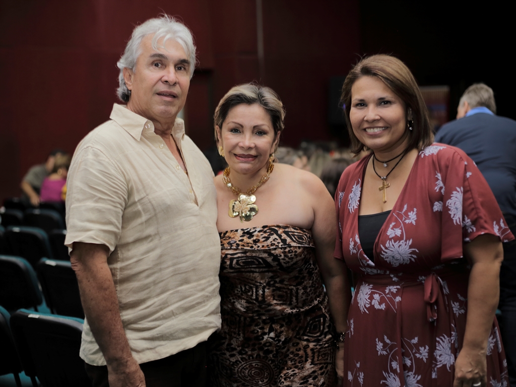 Jairo Leguízamo,  Nora de Leguízamo y Sandra Grijalba.