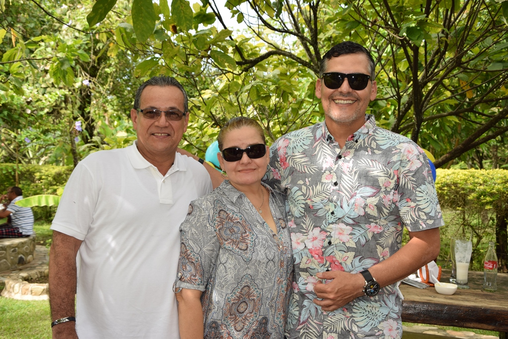 Javier Valenzuela, Jenny Rodgers y Juan Carlos Rodgers.