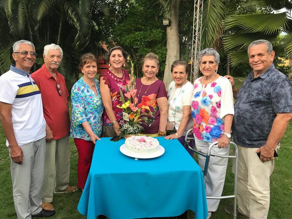 Jorge, Gloria, Leonor, Marina, Miriam, Tereza y Vicente Huergo.