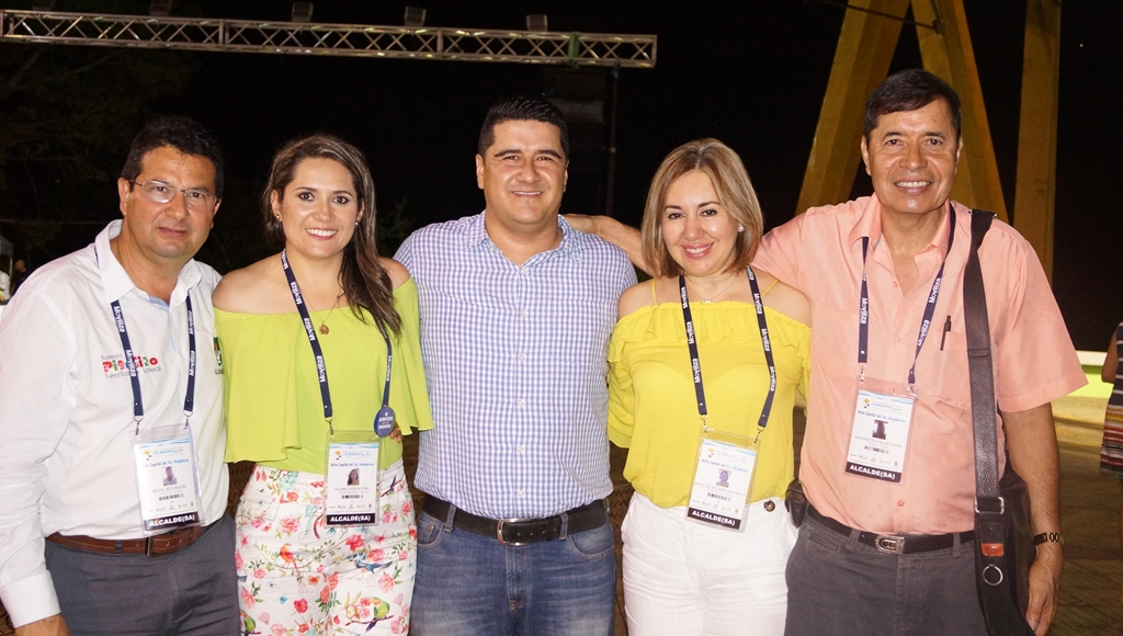 Miguel Rico, alcalde de Pitalito;  Zulema Peña, alcaldesa de Saladoblanco;  Juan Diego Trujillo, alcalde de Elías, Socorro Díaz, alcaldesa de Guadalupe y Juan Bautista, alcalde de Timaná.