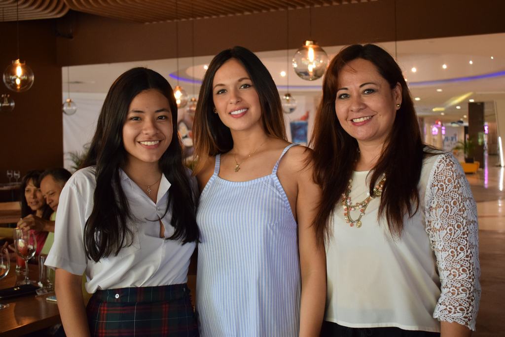 Melissa Navarro, Valentina Mejía y Soraya Herrera.
