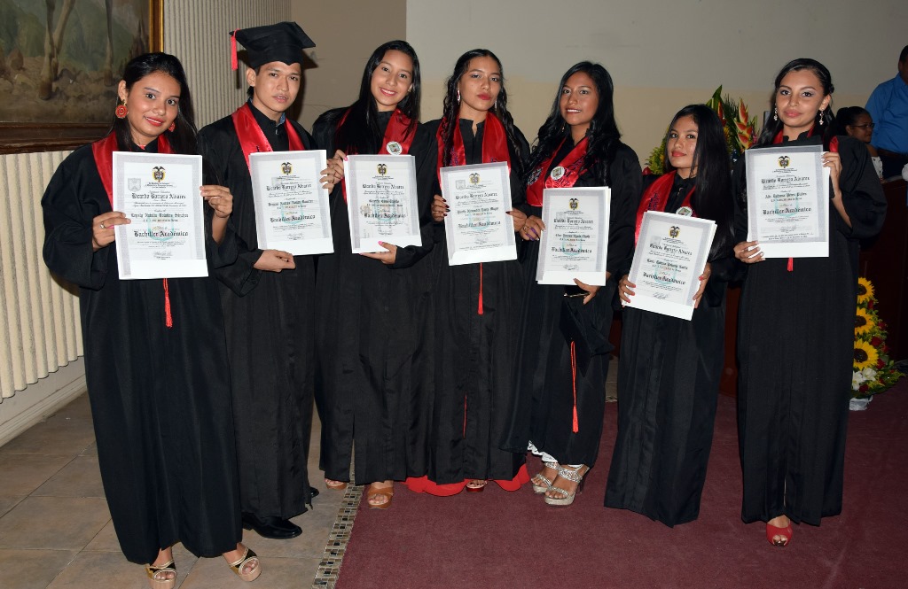 Natalia Bolaños, Andrés Avilés, Gabriela Cano,  Alejandra Parra, Vanesa Oyola, Karen Polanía.
