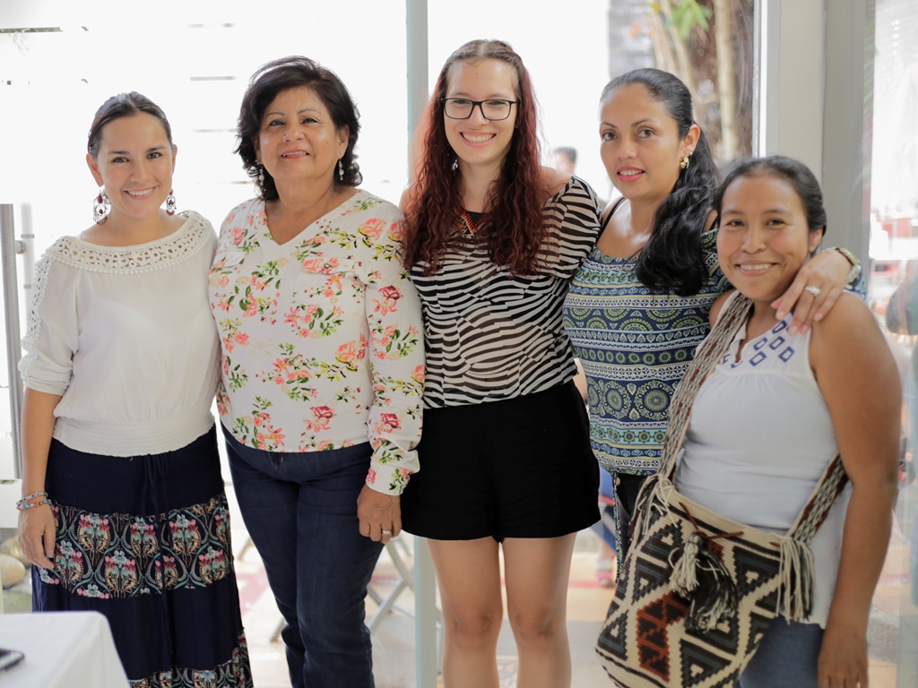 Natalie Quintero, Ruth Bonilla, Laura Medina, Diana Díaz y Nydia Finscue.