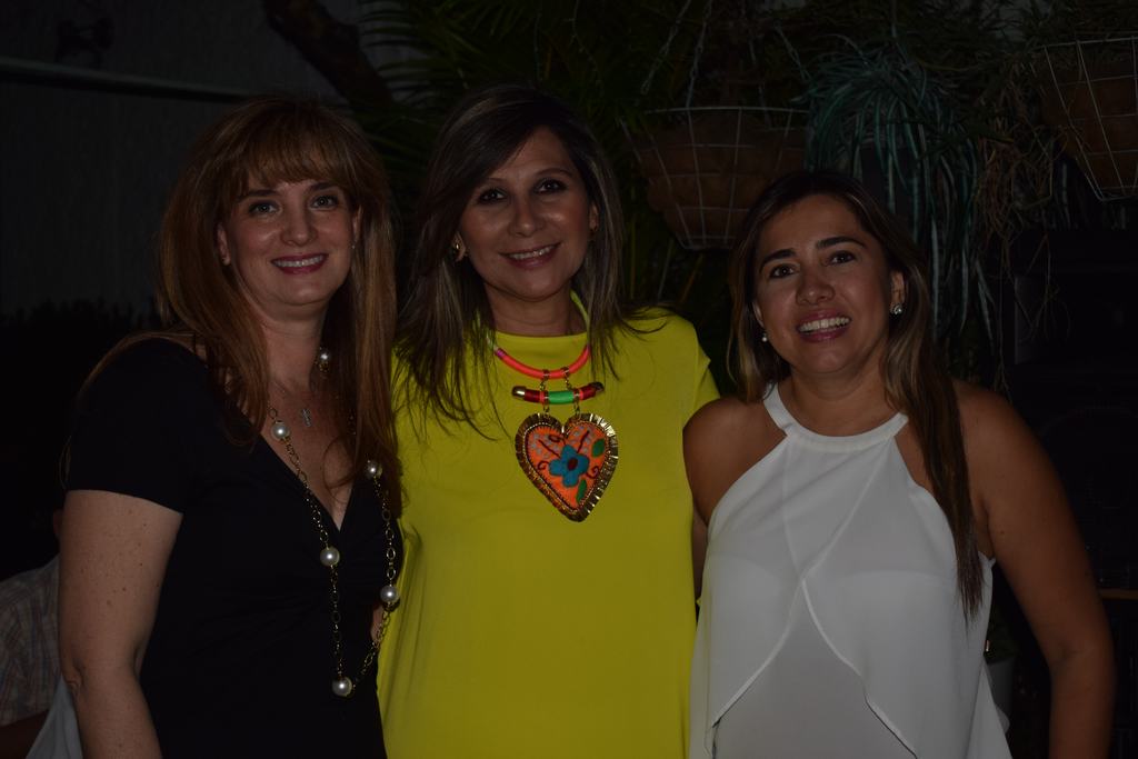 Patricia Perdomo, Olguita Gómez y Liliana Gutiérrez.