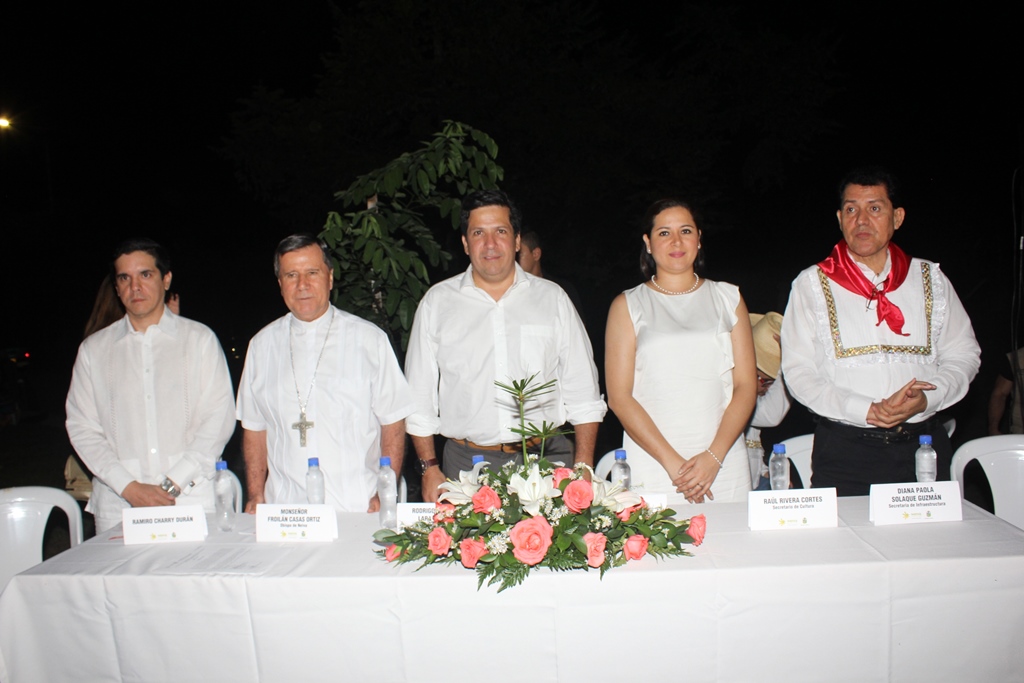 Ramiro Charry, monseñor Froilán Casas, Rodrigo Lara, Diana Solaque y Raúl Rivera.