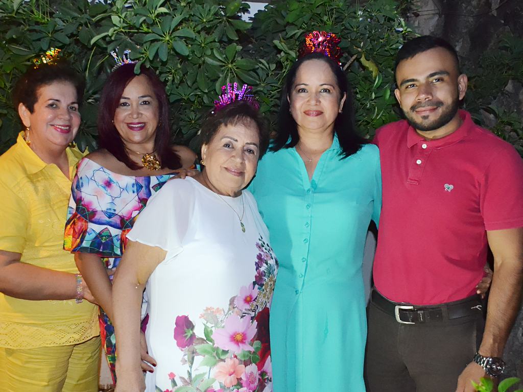 Rosita de Polanía, Sheila Polanía de Nieto y Felipe Trujillo.