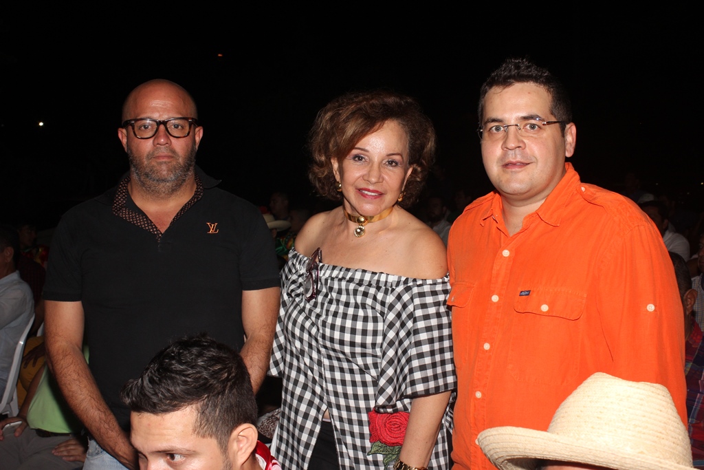 Tato Yepes, Omaira  Curiel de Parra y Carlos Andrés Charry.