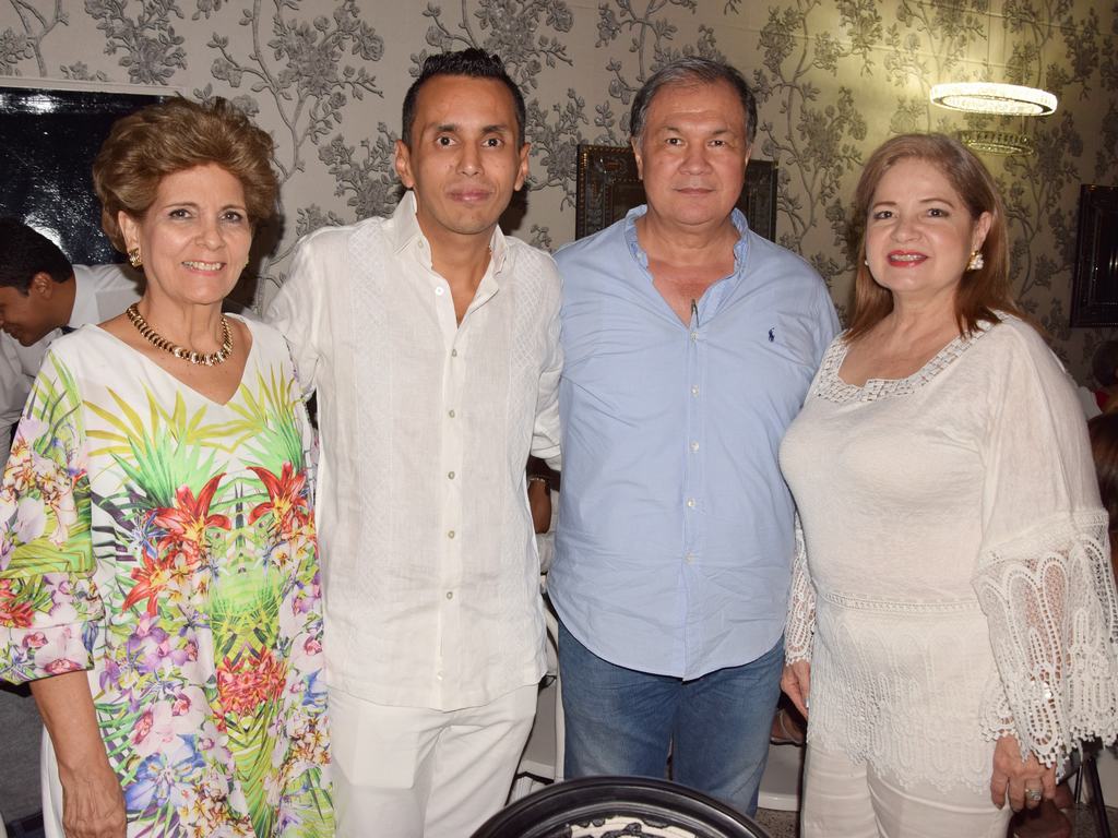Teresa de Ruiz, Cristian Zamora, Marlio Villalba y Golena Fernández de Moncaleano.