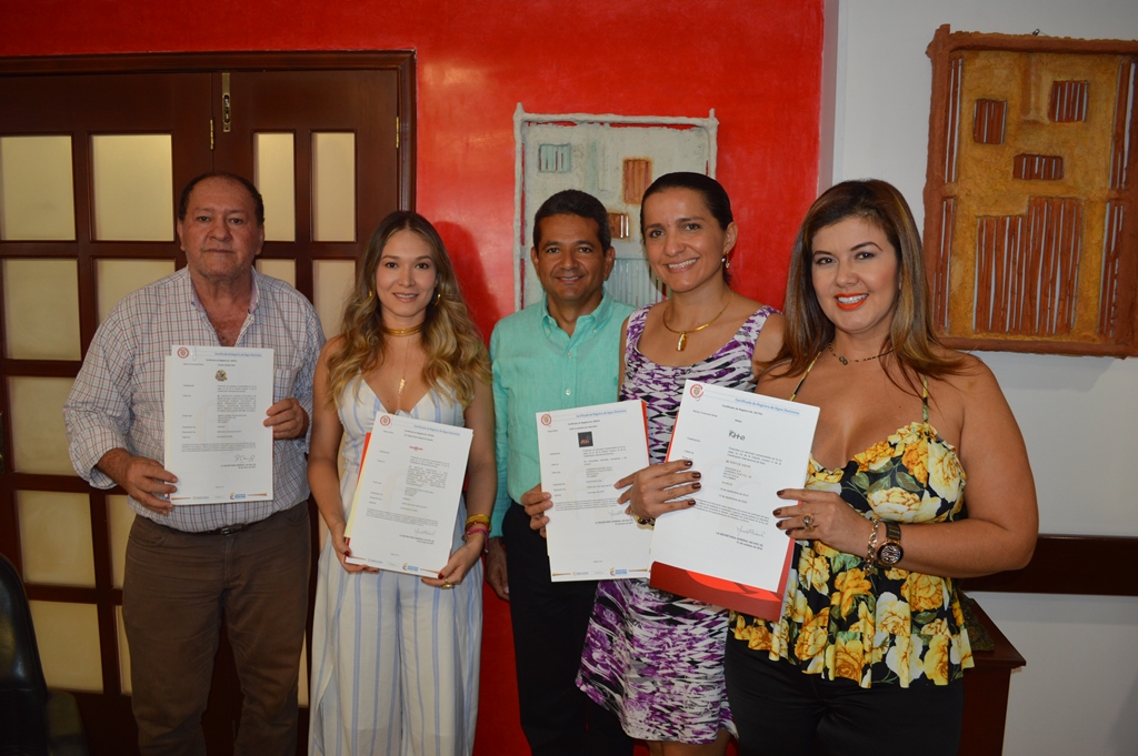 Víctor Hernando Rubiano, Industrias Vicmar; Catherine Fierro, Cathe Fierro Diseño y Joyerías; Ariel Rincón Machado, presidente Cámara de Comercio de Neiva y Diana Marcela Molina, secretaria de Cultura Departamental.
