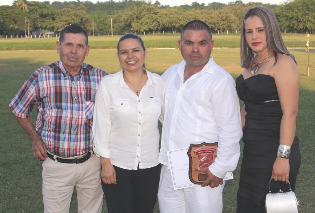 Víctor Espinosa, Maritza Espinosa, Manuel Espinosa y Maritza Olaya.